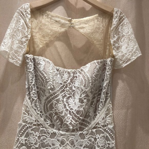 Tawny, ivory lace, low back - Picture 2 of 7